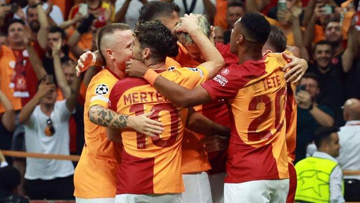 Galatasaray Molde'yi 2-1 ile geçti Şampiyonlar Ligi'nde gruplara katıldı