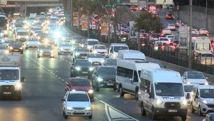 İstanbul'da ara tatilin ardından trafik yoğunluğu