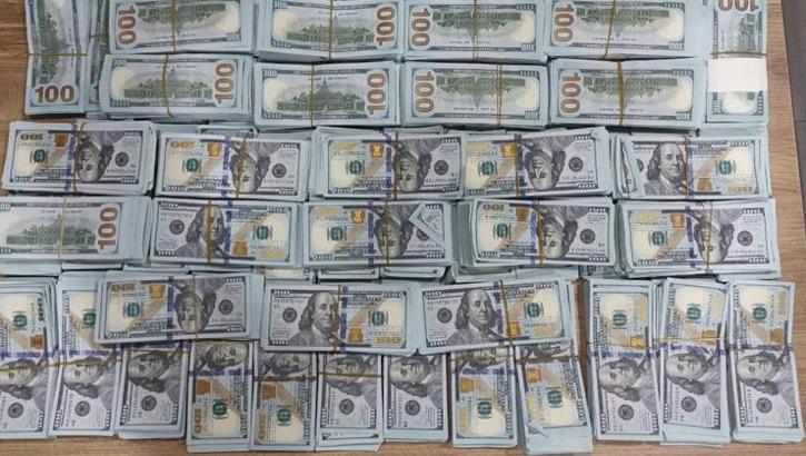 Havaliman�nda balya balya parayla yakaland�! T�rkiye tarihinin en b�y�k miktar�