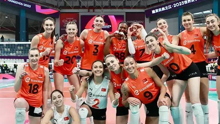Eczacıbaşı şampiyon oldu! Dünyanın izlediği finalde Vakıfbank ikinciliği aldı