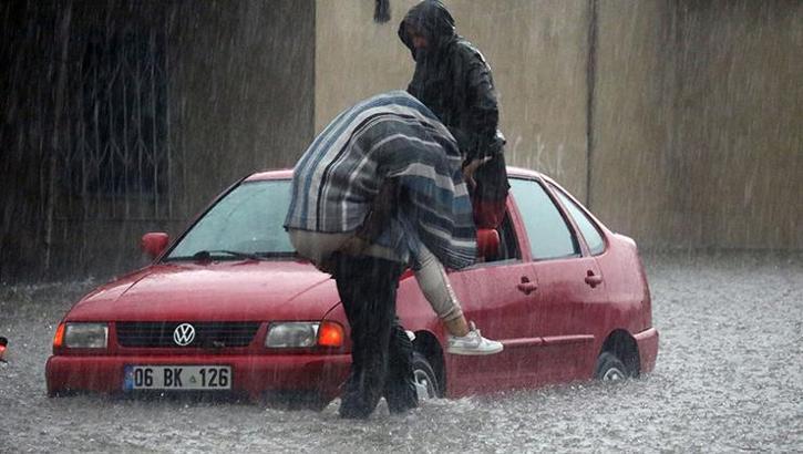 Kar ve sağanak uyarısı! 12 il için sarı ve turuncu kodlu uyarı