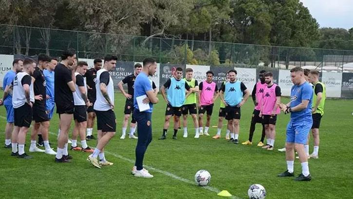 Hull City taraftarlarıyla antrenmanda buluştu