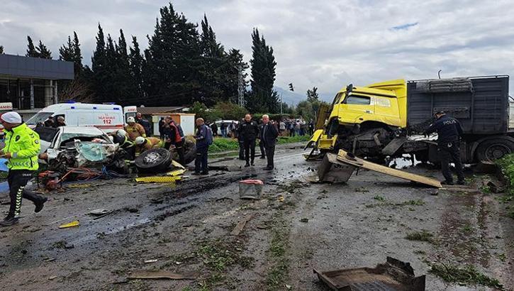 Bir aileyi yok eden kaza! TIR şoförü tutuklandı