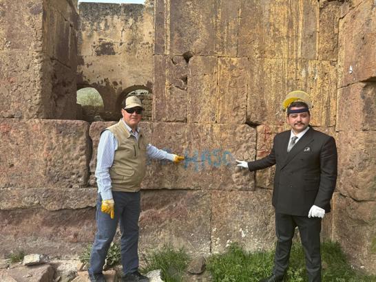 Tarihi Kızıl Kilise'nin duvarındaki yazılar temizleniyor