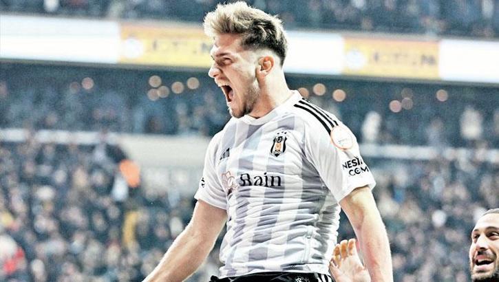 Kartal'ın aklı kupada