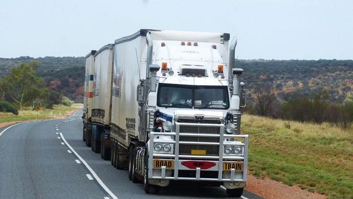 Aydınlatılamamış yüzlerce cinayet, 450 şüpheli: Gizemi çözmek için 3.200 kilometre yol yaptı
