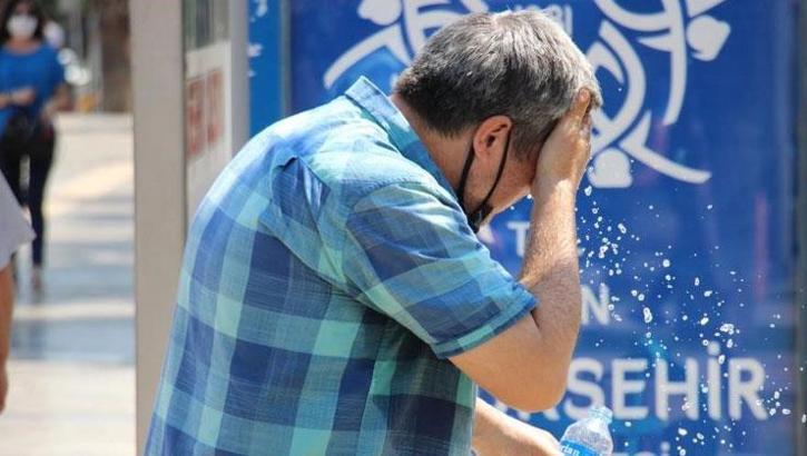 Uzmanından kronik hastalığı olanlara dikkat çeken uyarı! Yazın kavurucu sıcaklıklarında ilaç kullanırken bunlara dikkat edin