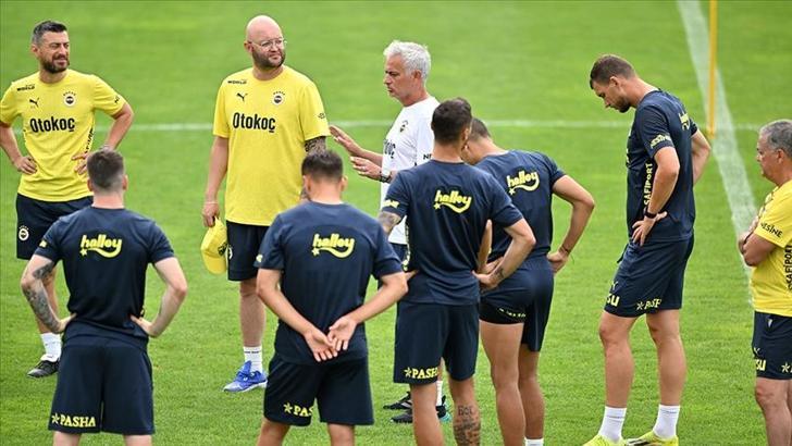 Fenerbahçe Strasbourg ilk 11! Fenerbahçe hazırlık maçı hangi kanalda yayınlanacak, saat kaçta? Fenerbahçe Strasbourg maçı şifresiz