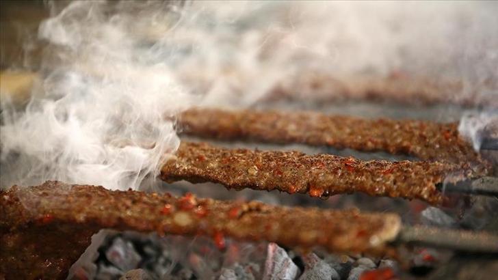 Masterchef altı ezmeli kebap tarifi! Altı ezmeli kebap nasıl yapılır, malzemeleri nelerdir? Kolay ve pratik altı ezmeli kebap yapımı