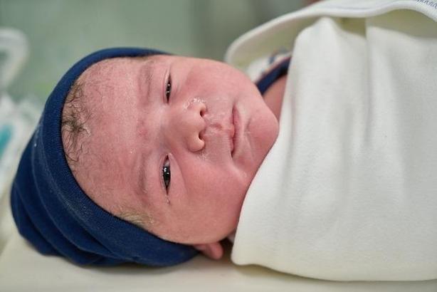 Bebekler için en büyük sağlık kaynağı anne sütü, bir damlası bile altın değerinde!