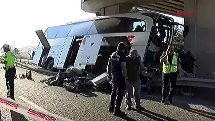 Ankara’da son dakika otobüs kazası! Ankara - Eskişehir yolu, Polatlı’da kaza: 10 ölü, 25 yaralı var!
