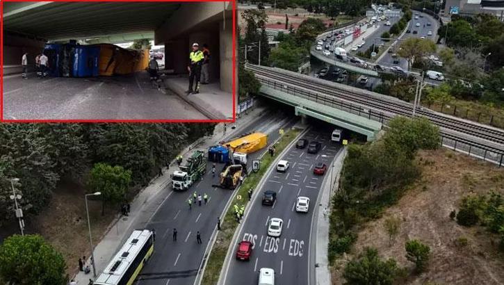 TIR, İETT otobüsünün üstüne devrildi! Yine aynı nokta aynı kaza