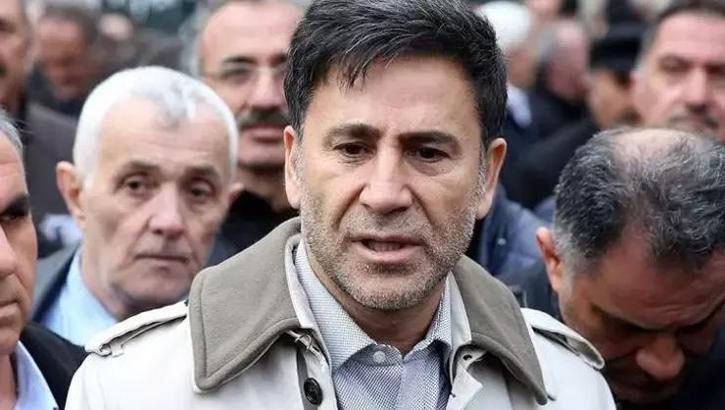 İzzet Yıldızhan’ın kaç çocuğu var? İzzet Yıldızhan evli mi, kaç tane çocuğu vardır?
