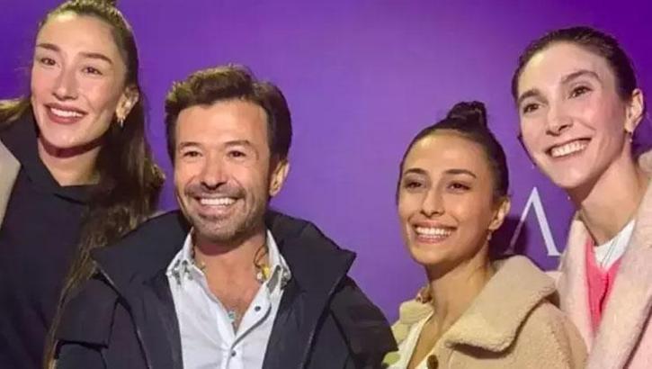 Filenin Sultanları konserde! Yalın'la hatıra pozu verdiler