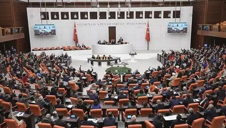 Devlet memurlarını yakından ilgilendiriyor! Meclis'ten geçti