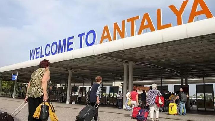 Antalya'da tüm zamanların turist rekoru kırıldı