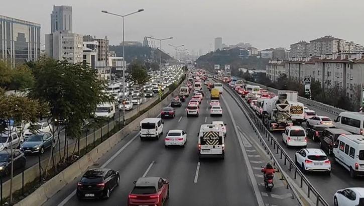 Noter zorunluluğu kalktı e-Devlet’ten yapılacak! Araç sahipleri dikkat, yönetmelik değişti