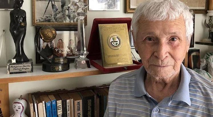 Yeşilçam'ın acı kaybı: Ünlü yönetmen vefat etti!