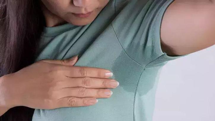 Ağır ter kokusunu önleyen tek yöntem! Deodorant yerine geçiyor