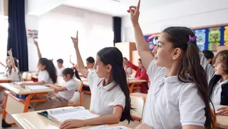 MEB'den özel okul kararı: Veliler artık 'ders kitabı' ücreti ödemeyecek!