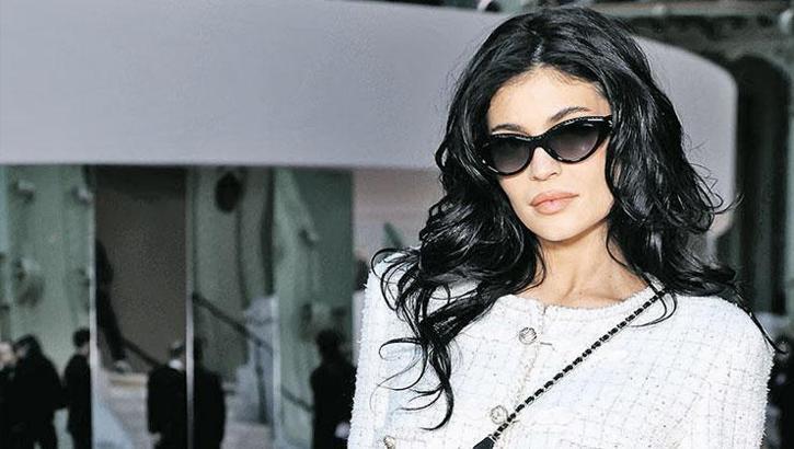 Kylie Jenner’a moda onayı
