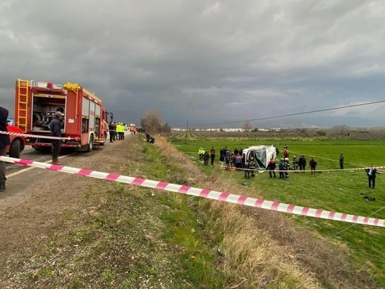 Turnuvaya giden öğrenciler kaza yaptı: 2 ölü, 26 yaralı