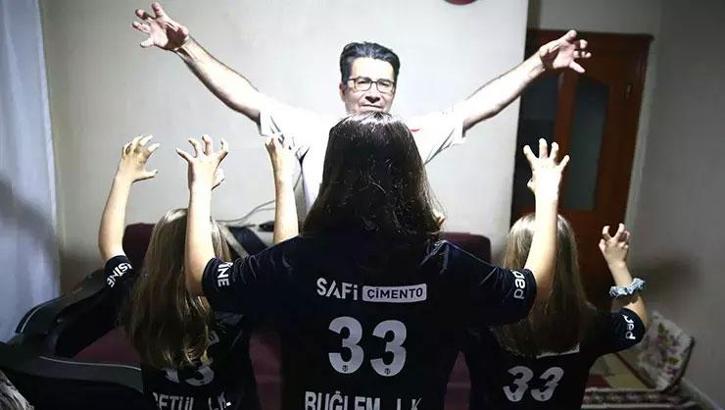Böyle fanatiklik görülmedi! Üç kızına da 'BJK' isimini verdi!