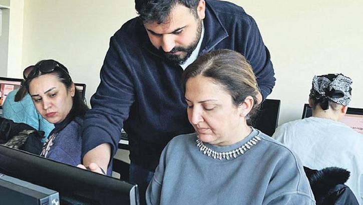 Kadınların mağazalarını tanıtıyor