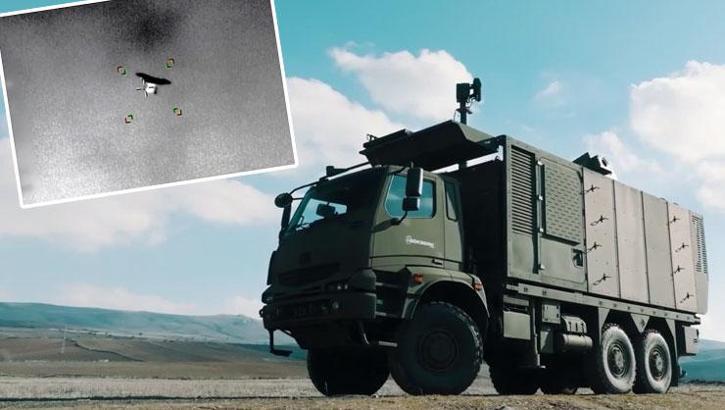 Bakan Kacır görüntüleri paylaştı! İşte GÖKBERK'in dronları imha ettiği anlar