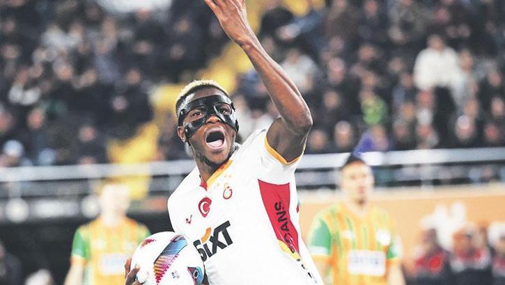 Aslan Osimhen'e duacı