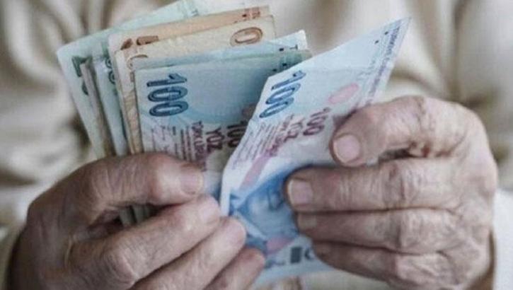 Emekli ikramiyesi komisyonda kabul edildi
