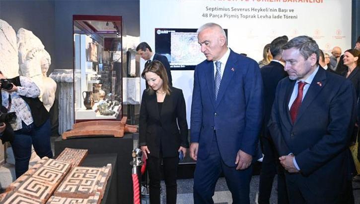 Bakan Ersoy duyurdu! Türkiye kazandı: Yurda geri döndüler