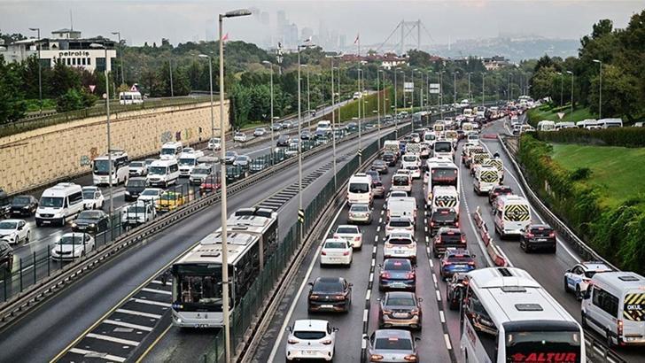 İstanbul'da ilk iş günü trafik yoğunluğu