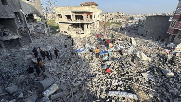 İsrail ateşkesi bozdu, Gazze'yi vurdu! Çok sayıda sivil hayatını kaybetti