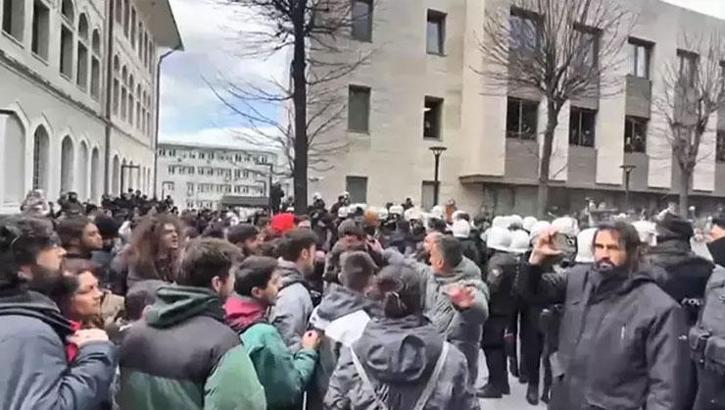 İstanbul Üniversitesi'nde izinsiz yürüyüşe polis müdahale etti
