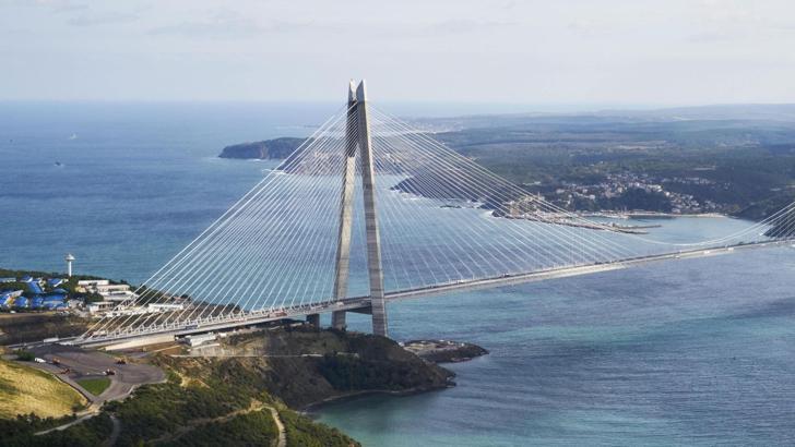 Bayramda otoyollardan 8,4 milyon araç geçti