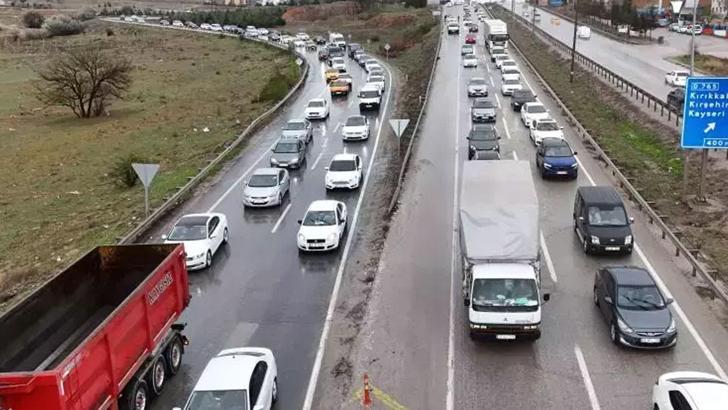Yola çıkacaklar dikkat: 43 ilin geçiş güzergahında kuvvetli sağanak