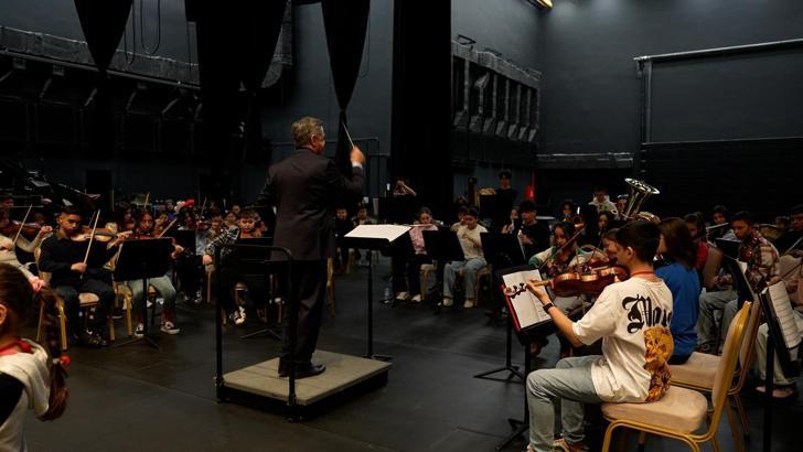 Türkiye 23 Nisan’da yeni orkestra ve korosunu kucaklanacak