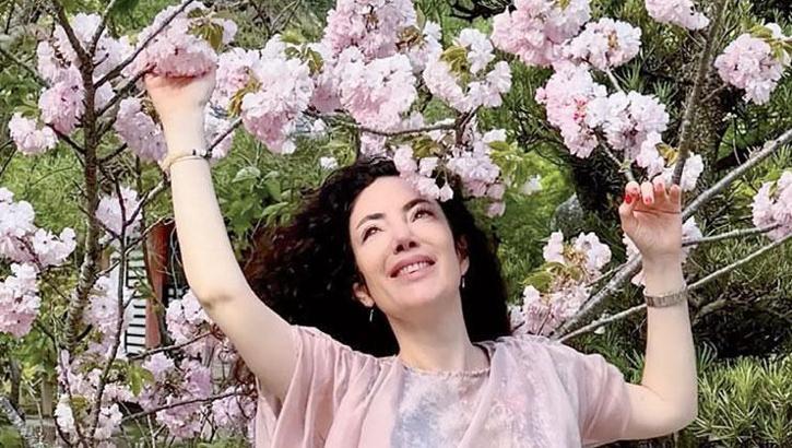 Yeni trend: Japonya'ya gidip sakura ağaçlarıyla poz vermek!