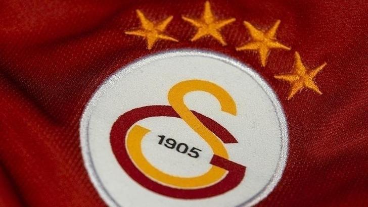Galatasaray, yıldız oyuncuya imzayı attırdı