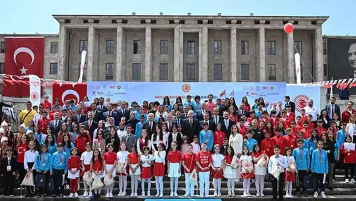 TBMM'de '7 Bölge 7 Eser 23 Nisan Konseri' düzenlendi