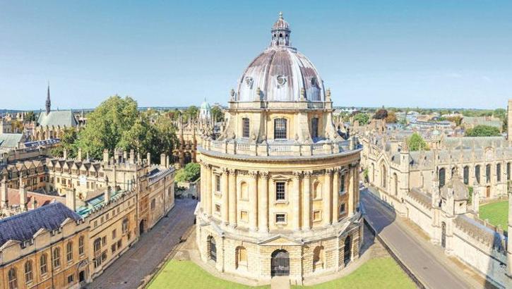 Oxford'da köle kafatasından kadeh
