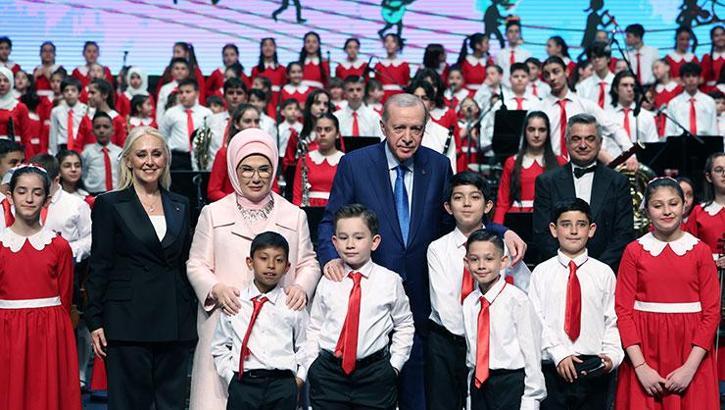 Cumhurbaşkanı Erdoğan, çocukları kabul etti: Türkiye Yüzyılı hedefine ulaşacağız