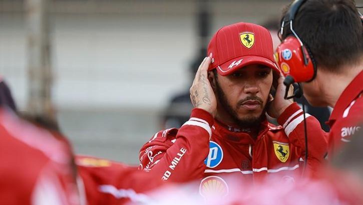 Hamilton'a nazar değdi! Kaza ile başladı