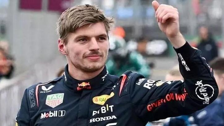 Max Verstappen'den bebek arası!