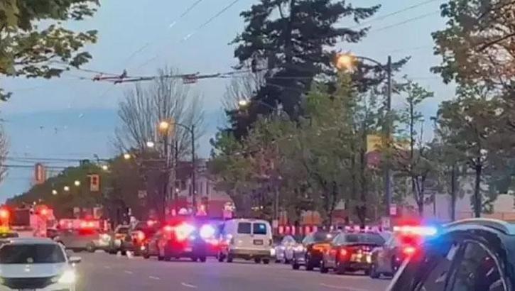 Kanada'nın Vancouver kentinde araç kalabalığa daldı: Çok sayıda ölü ve yaralı var