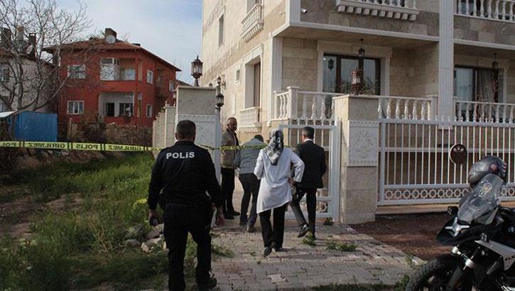 Önce oğlunu odayı kilitledi, sonra eşini öldürüp intihar etti