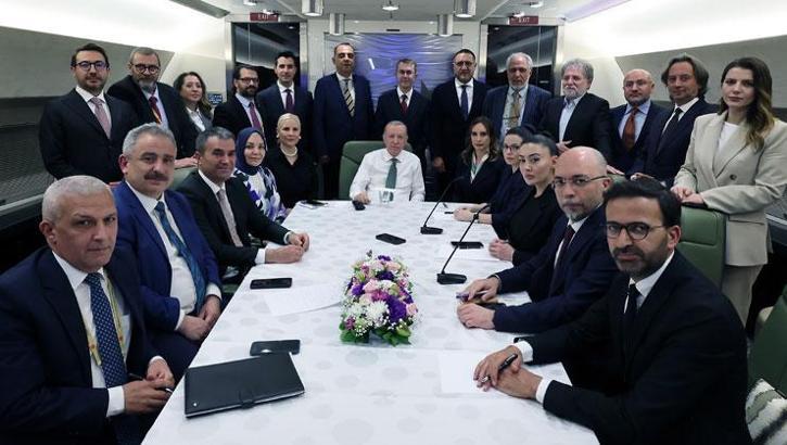 Cumhurbaşkanı Erdoğan'dan Özgür Özel'e kamera bantlama tepkisi! 'Bu tür davranışlar bizim kitabımızda yazmaz'