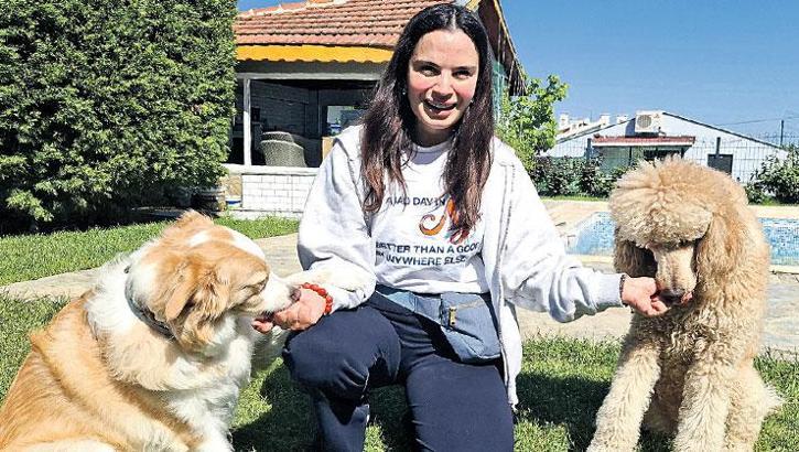 Ünlü oyuncu Amerika öncesi köpeklerini 7 yıldızlı otele bıraktı