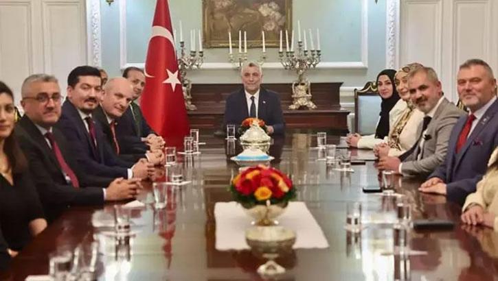 Ticaret Bakanı Ömer Bolat, Londra'ya gitti